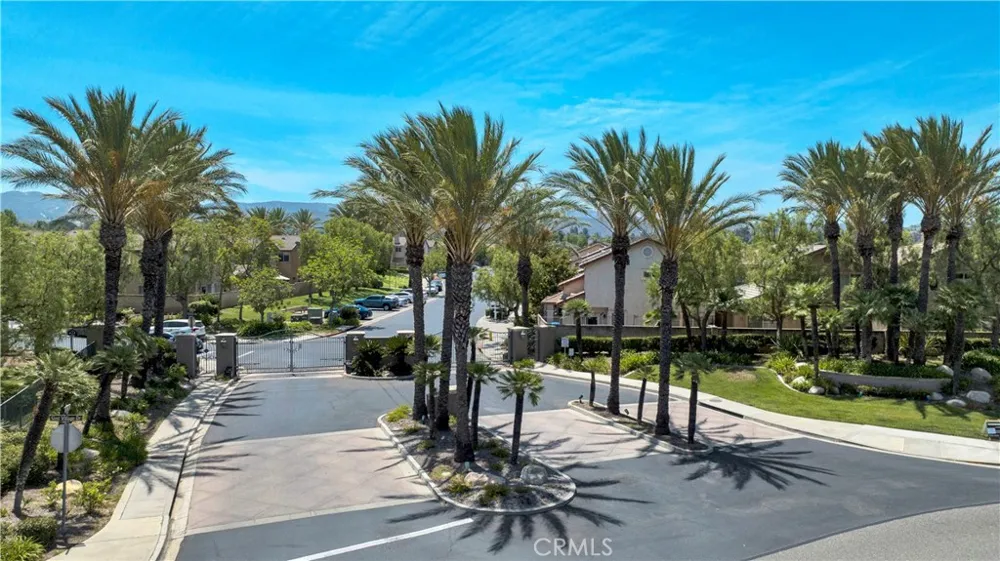 292 Edgemire Lane Simi Valley, CA 93065