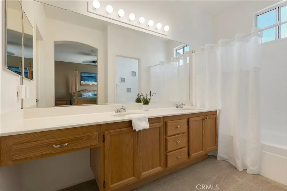 292 Edgemire Lane Simi Valley, CA 93065