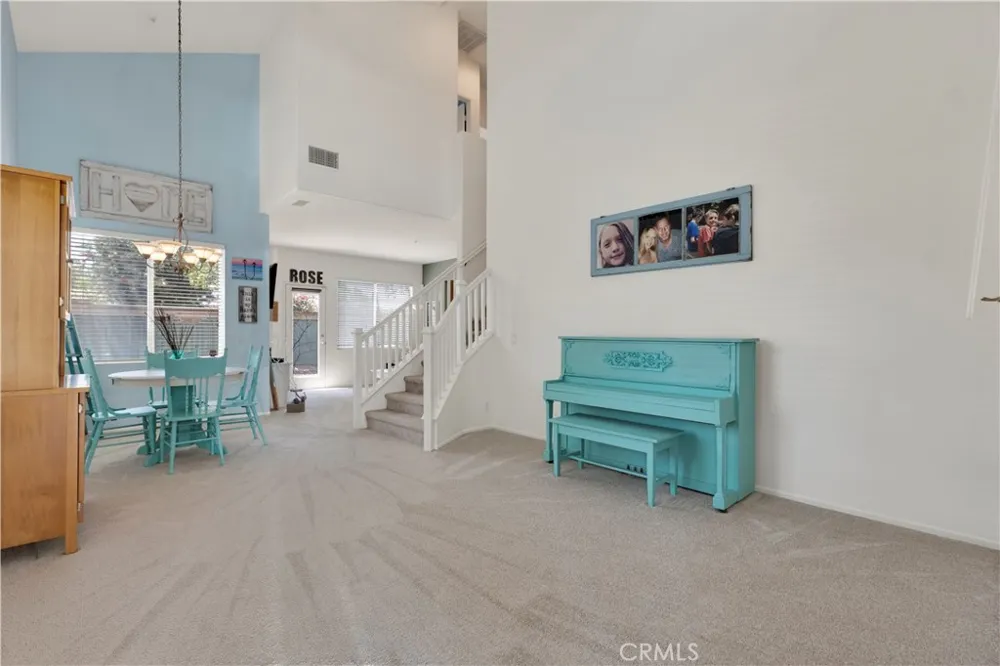 292 Edgemire Lane Simi Valley, CA 93065