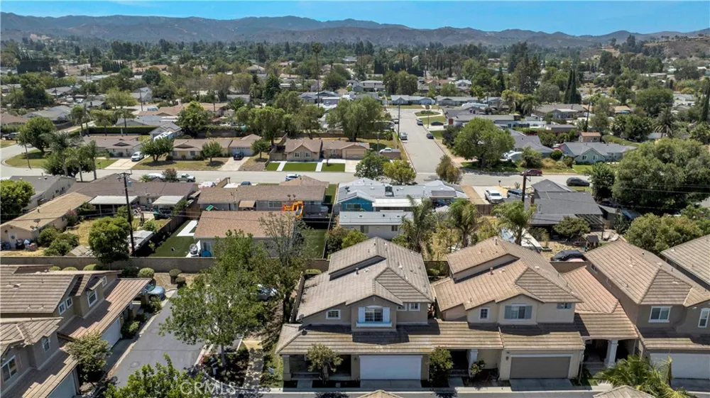 292 Edgemire Lane Simi Valley, CA 93065
