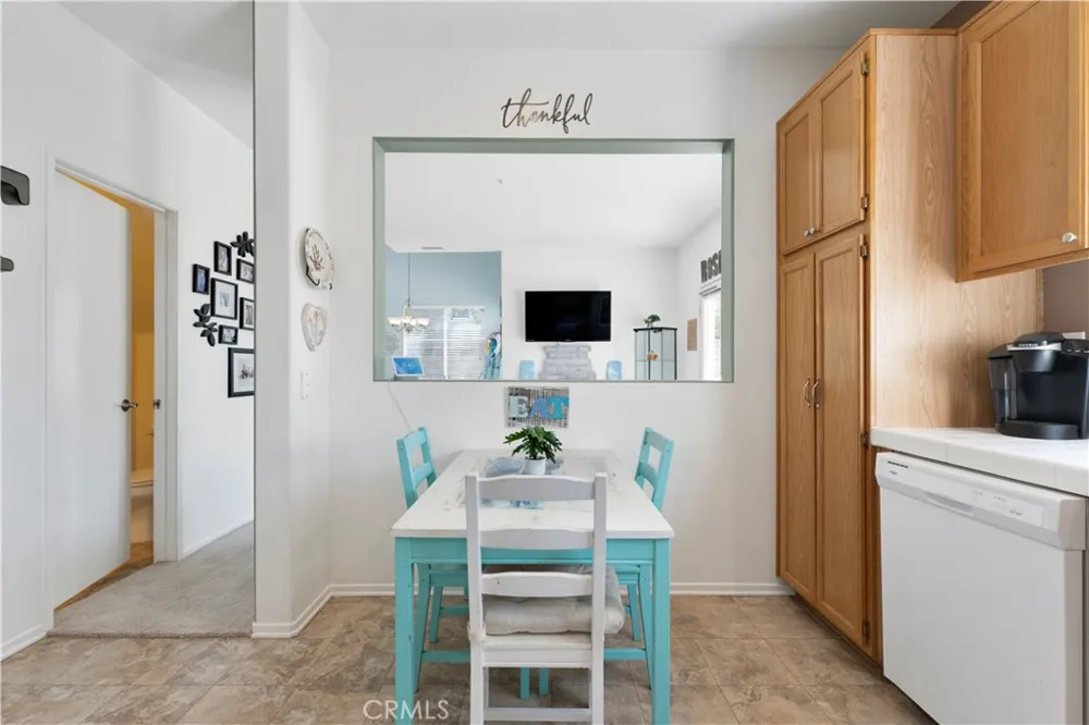 292 Edgemire Lane Simi Valley, CA 93065