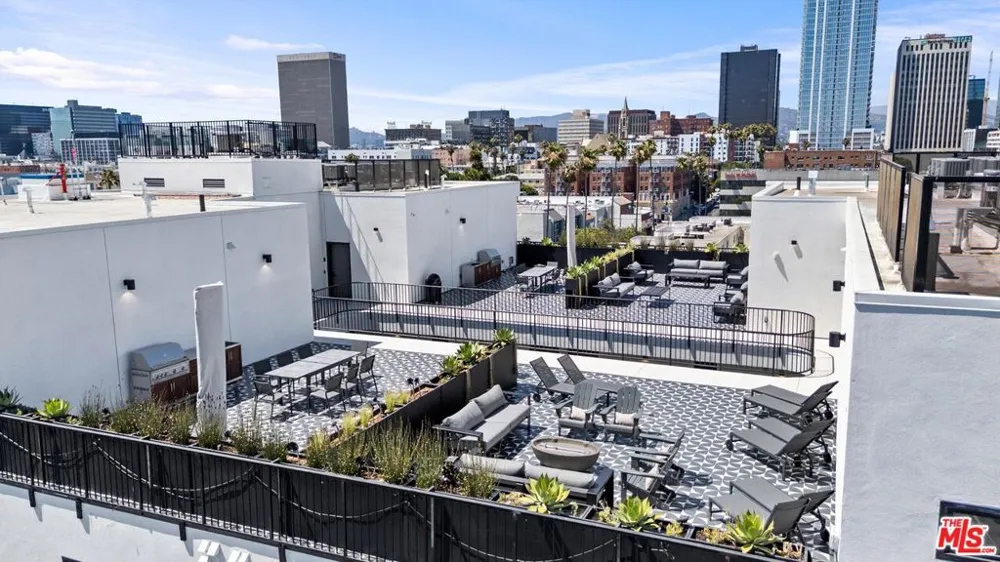 904 S New Hampshire Avenue #406 Los Angeles, CA 90006