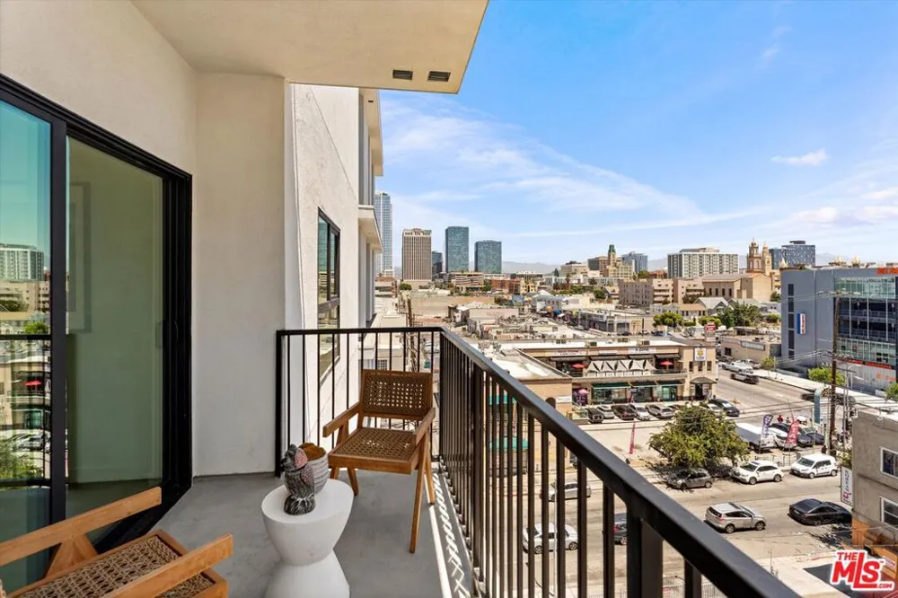 904 S New Hampshire Avenue #406 Los Angeles, CA 90006