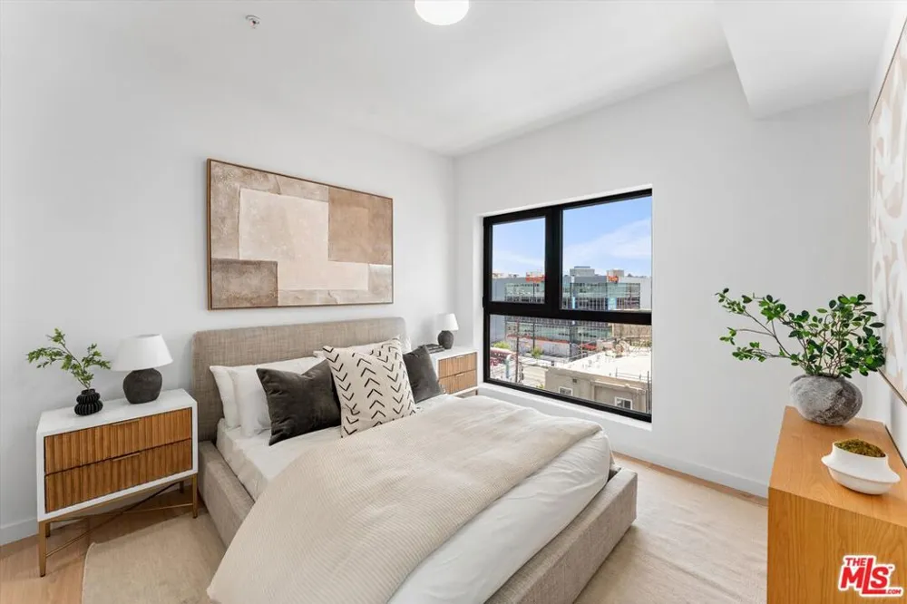 904 S New Hampshire Avenue #406 Los Angeles, CA 90006