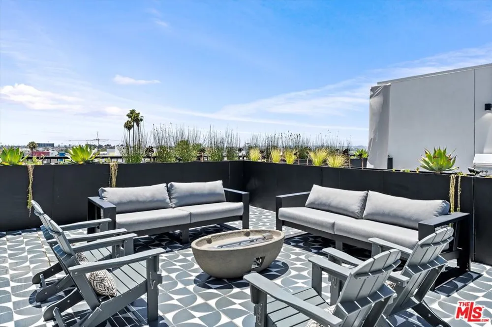 904 S New Hampshire Avenue #406 Los Angeles, CA 90006