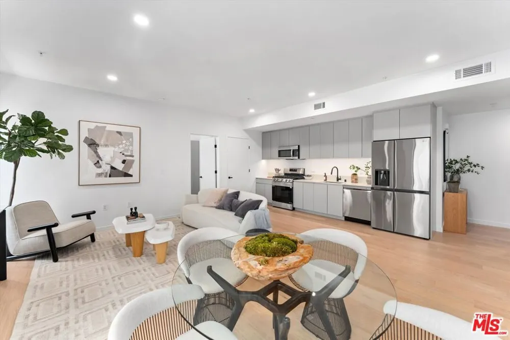 904 S New Hampshire Avenue #406 Los Angeles, CA 90006