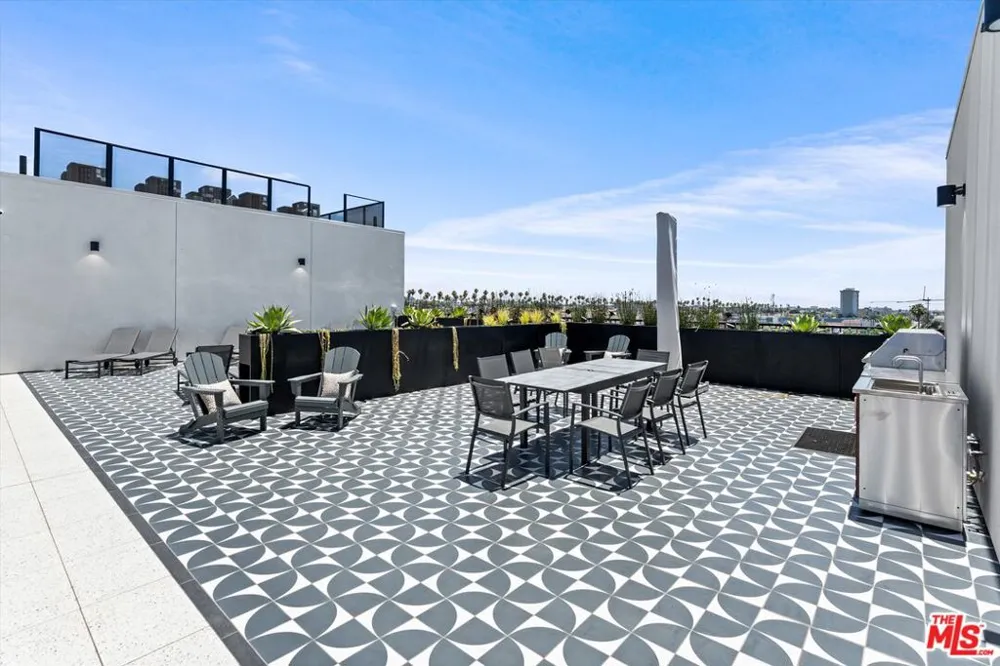 904 S New Hampshire Avenue #406 Los Angeles, CA 90006