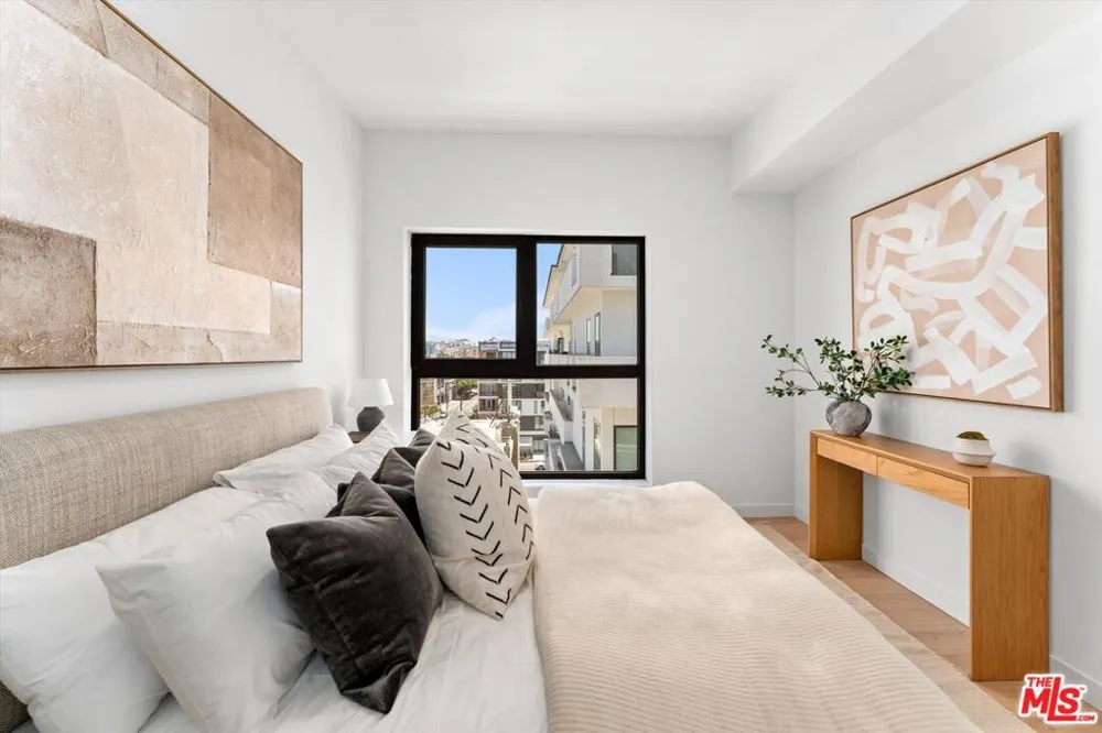 904 S New Hampshire Avenue #406 Los Angeles, CA 90006