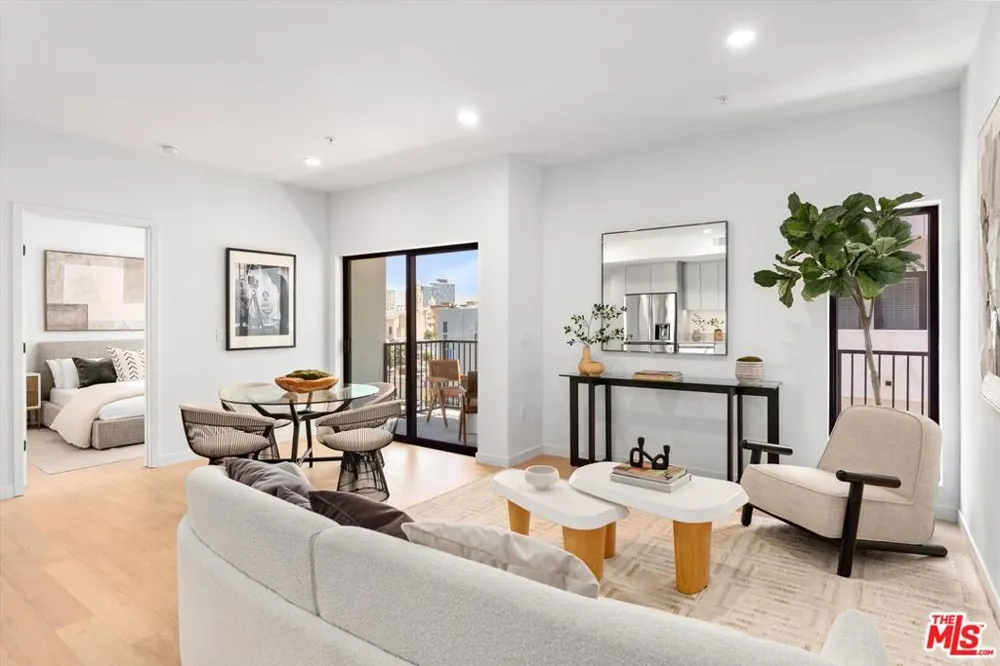 904 S New Hampshire Avenue #406 Los Angeles, CA 90006