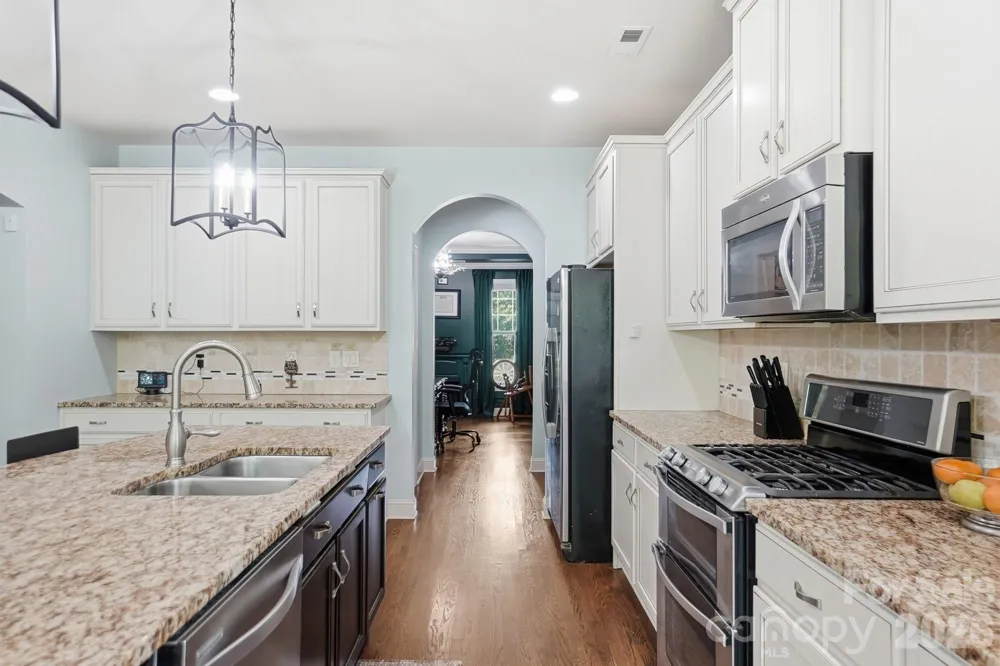 522 Iron Horse Lane Midland, NC 28107