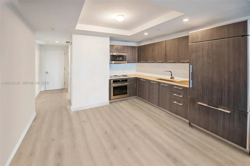 45 SW 9th St #1604 Miami, FL 33130