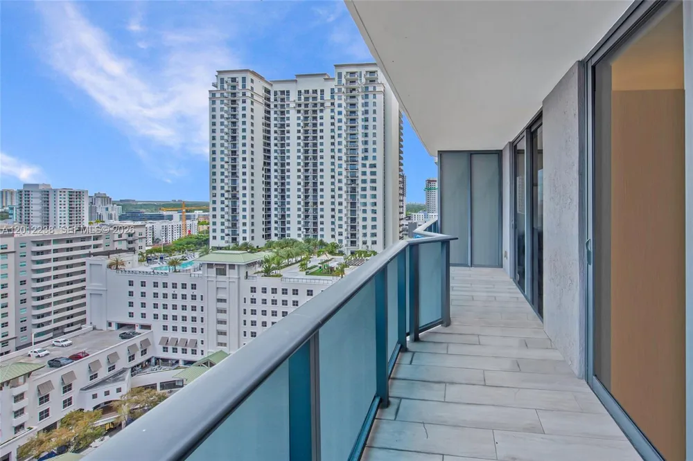 45 SW 9th St #1604 Miami, FL 33130
