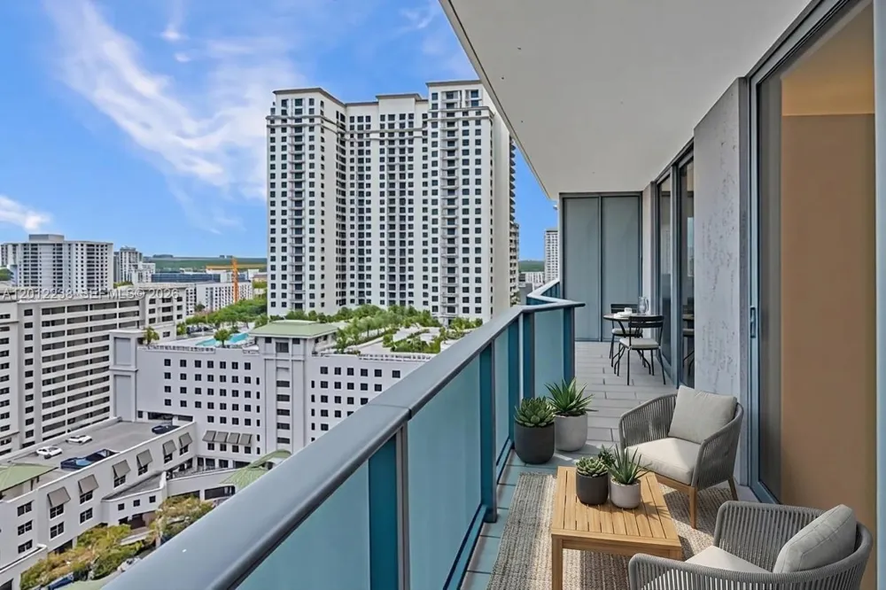 45 SW 9th St #1604 Miami, FL 33130