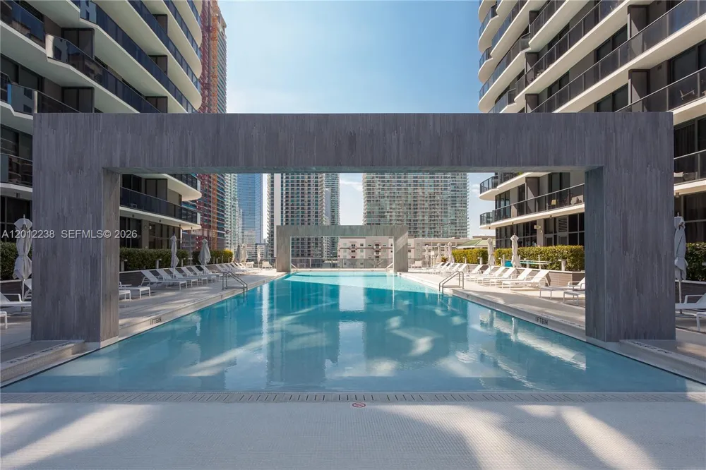 45 SW 9th St #1604 Miami, FL 33130