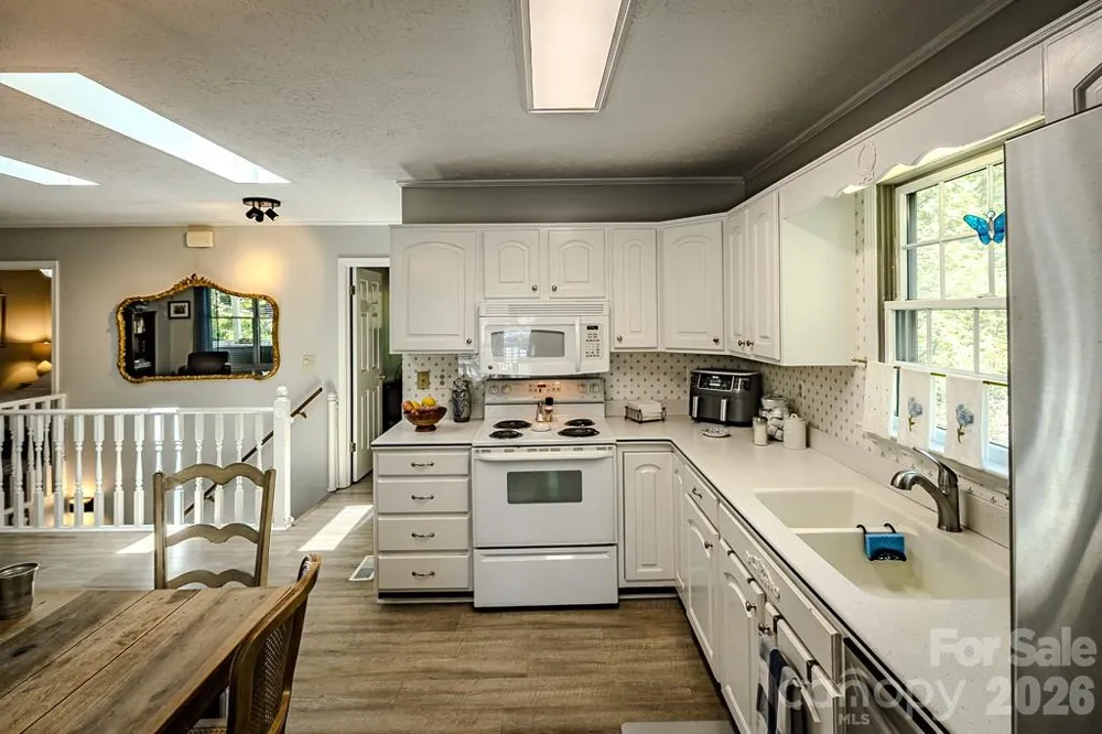 38 Rocky Meadows Road Newland, NC 28657