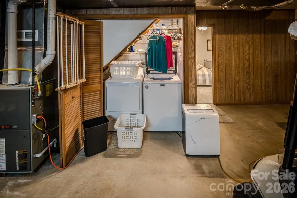 38 Rocky Meadows Road Newland, NC 28657