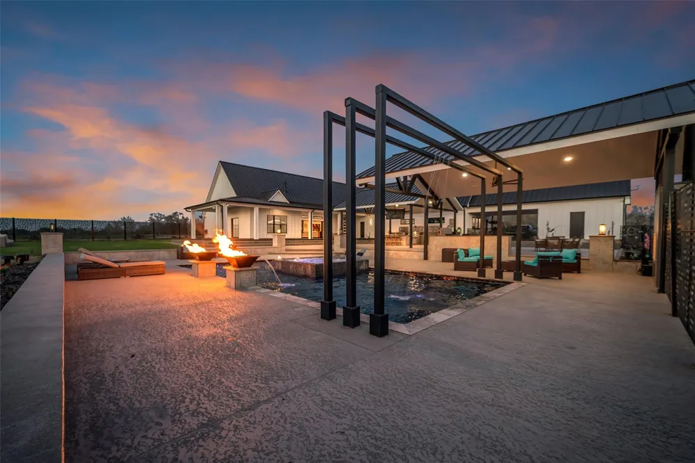 2485 County Road 203 East Bernard, TX 77435