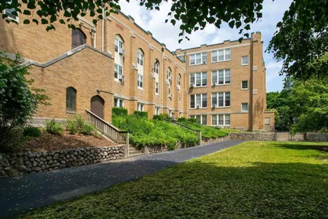 330 Main St