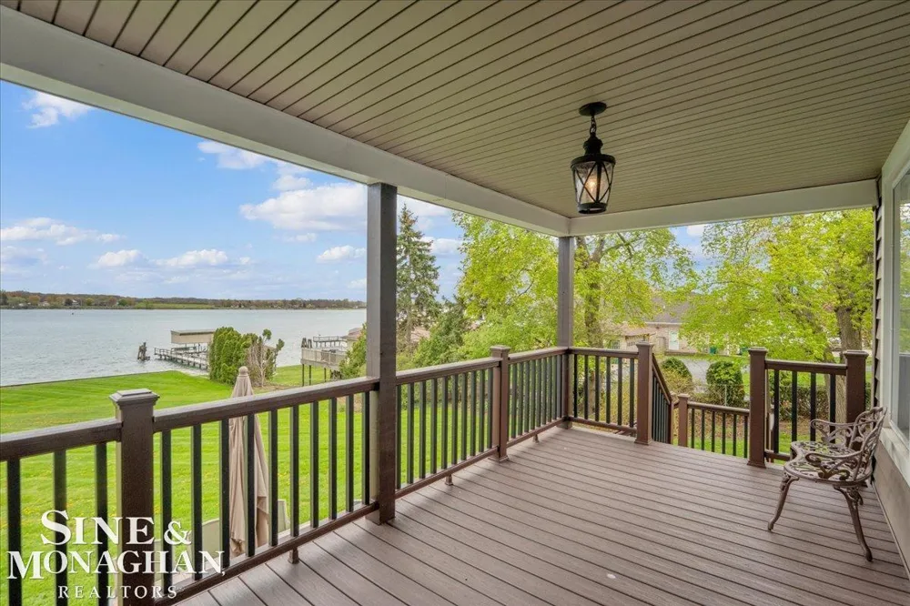 1337 Oakland Avenue St Clair City, MI 48079