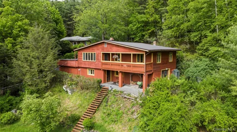 568 High Road