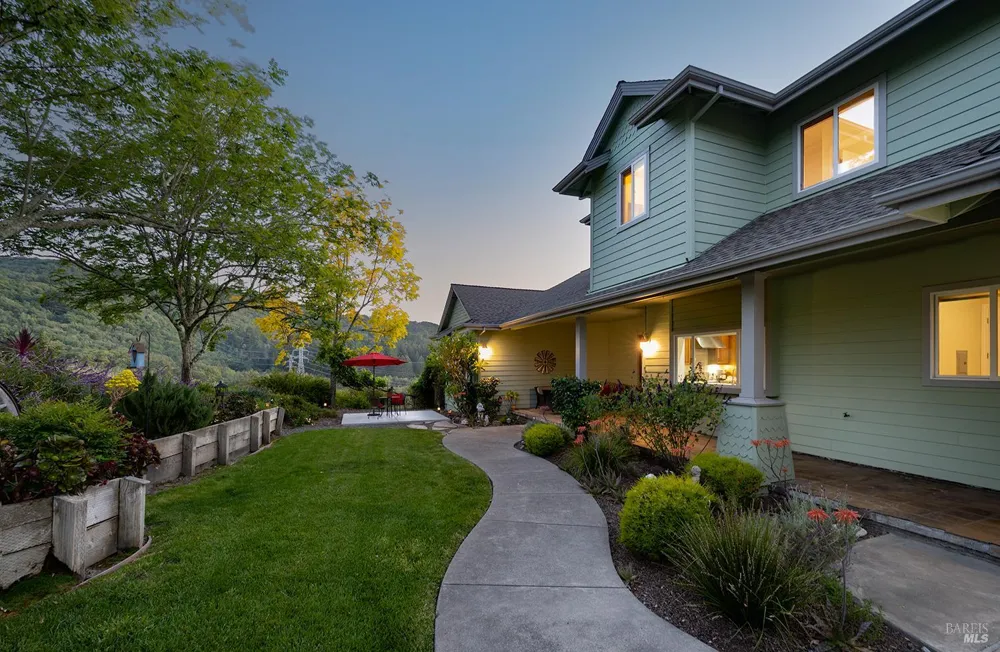 167 Mountain Meadow Lane Santa Rosa, CA 95404