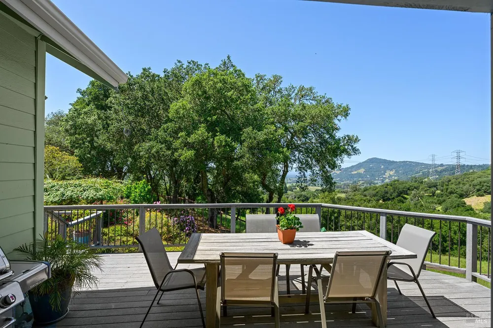 167 Mountain Meadow Lane Santa Rosa, CA 95404