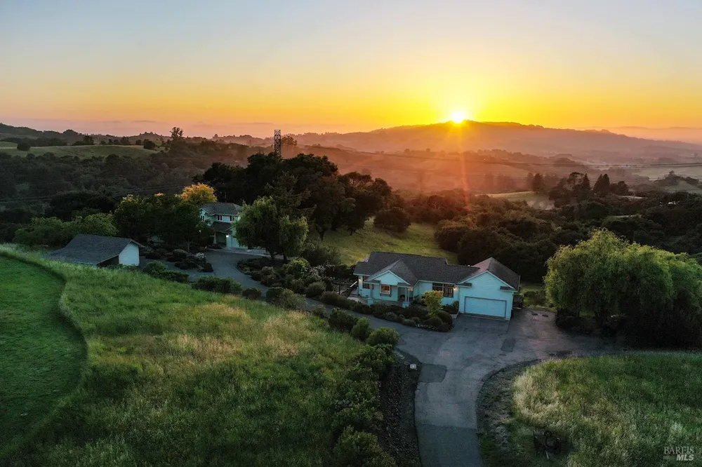 167 Mountain Meadow Lane Santa Rosa, CA 95404