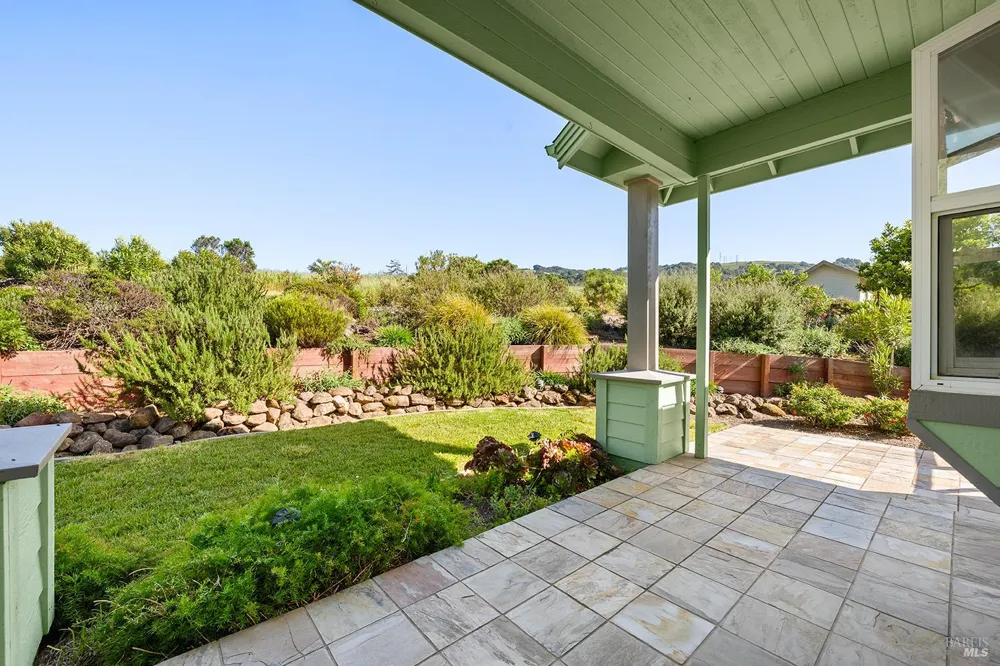 167 Mountain Meadow Lane Santa Rosa, CA 95404