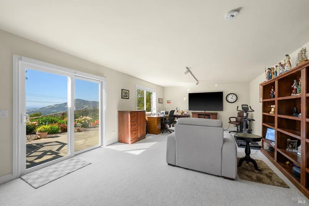 167 Mountain Meadow Lane Santa Rosa, CA 95404