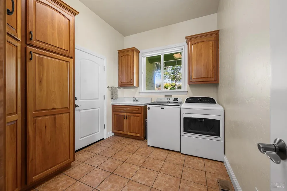 167 Mountain Meadow Lane Santa Rosa, CA 95404