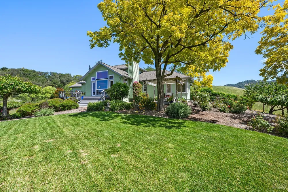 167 Mountain Meadow Lane Santa Rosa, CA 95404