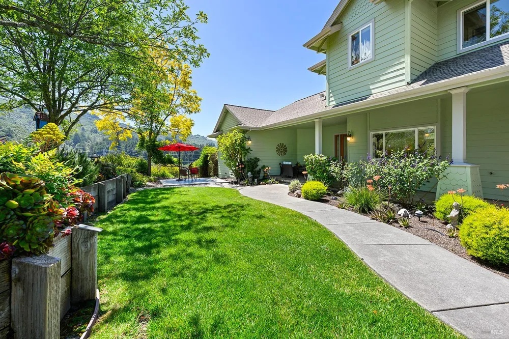 167 Mountain Meadow Lane Santa Rosa, CA 95404