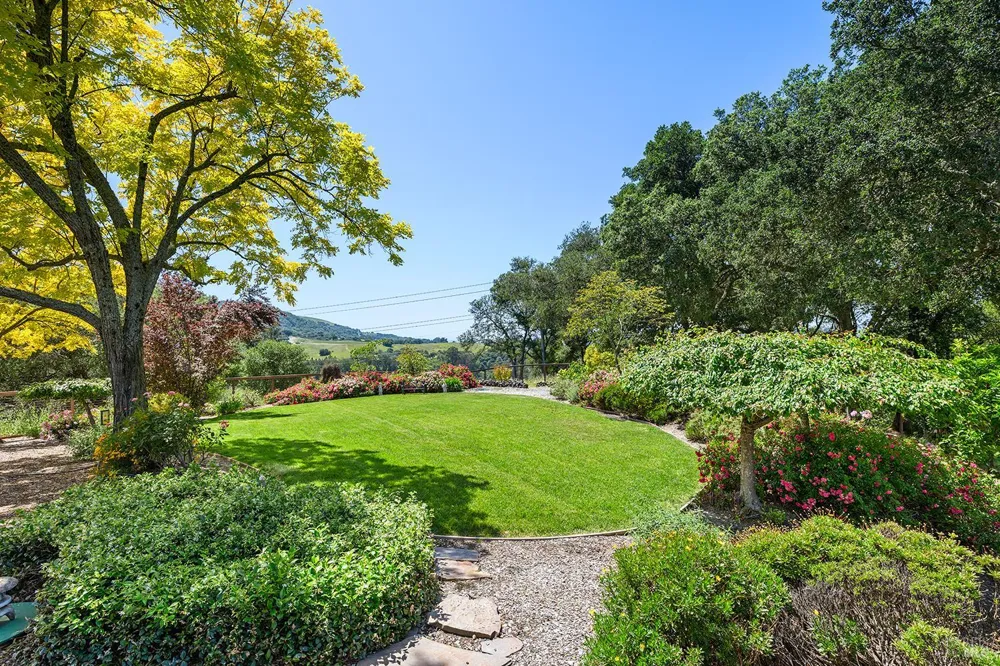 167 Mountain Meadow Lane Santa Rosa, CA 95404