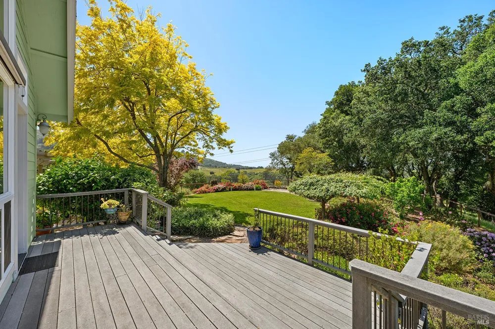167 Mountain Meadow Lane Santa Rosa, CA 95404