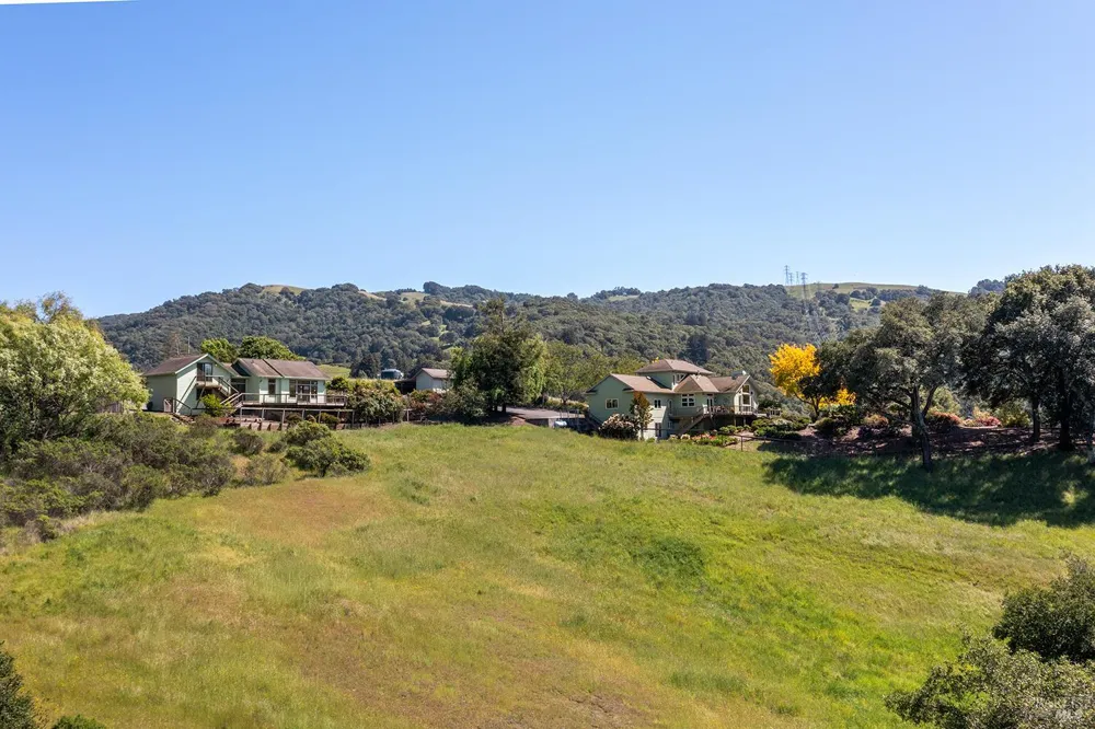 167 Mountain Meadow Lane Santa Rosa, CA 95404