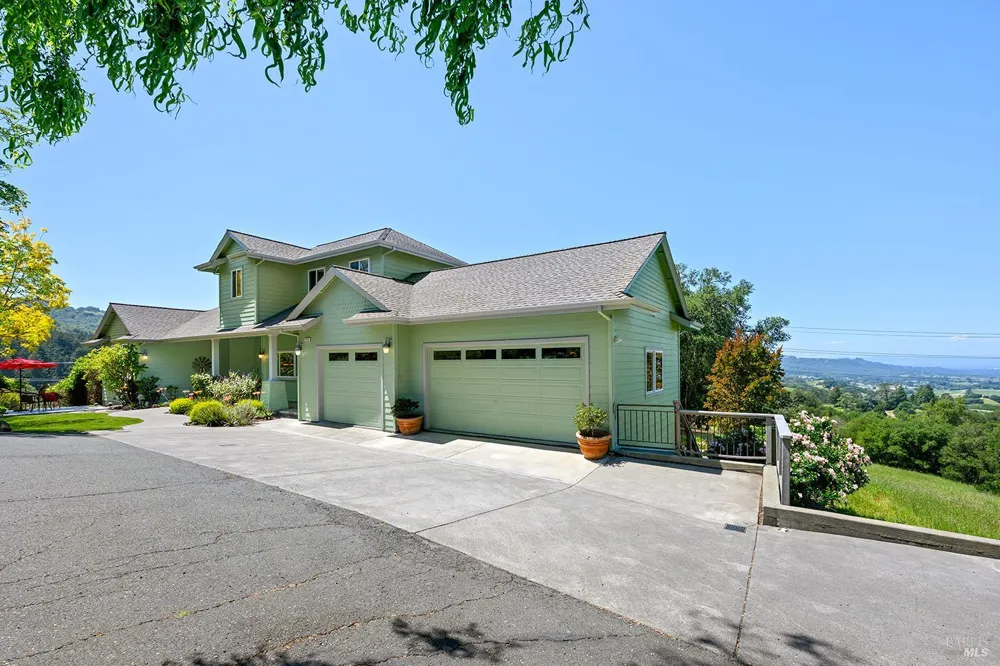 167 Mountain Meadow Lane Santa Rosa, CA 95404
