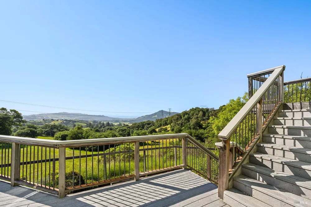 167 Mountain Meadow Lane Santa Rosa, CA 95404