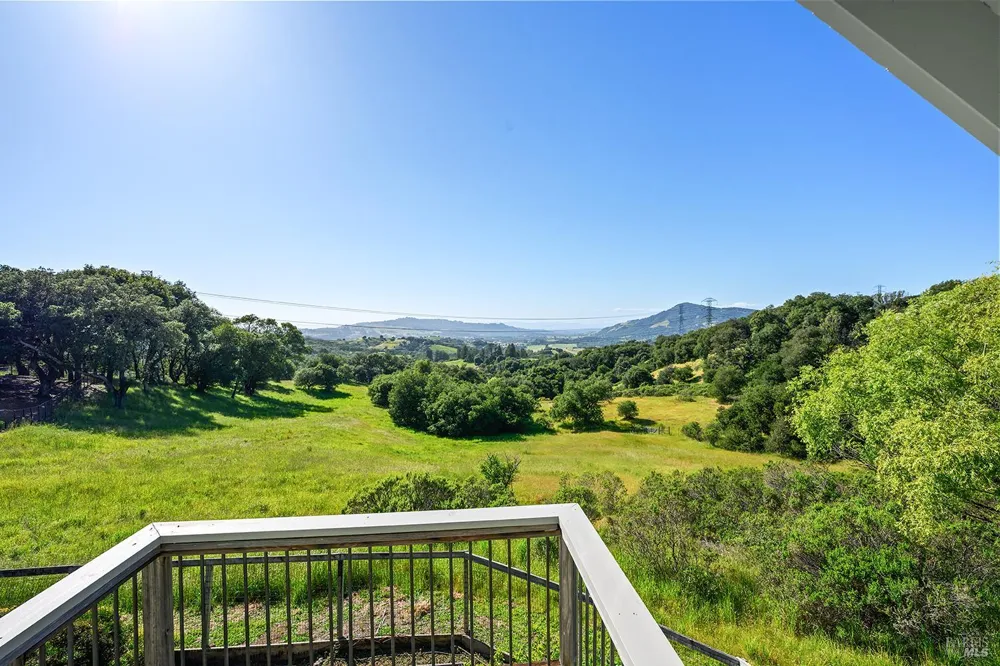 167 Mountain Meadow Lane Santa Rosa, CA 95404