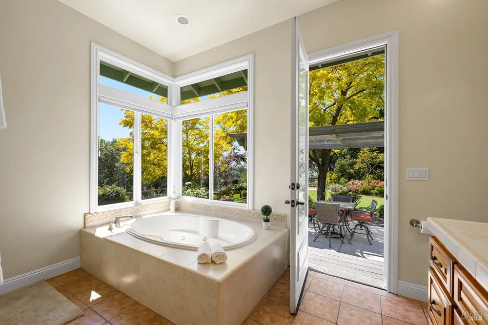 167 Mountain Meadow Lane Santa Rosa, CA 95404