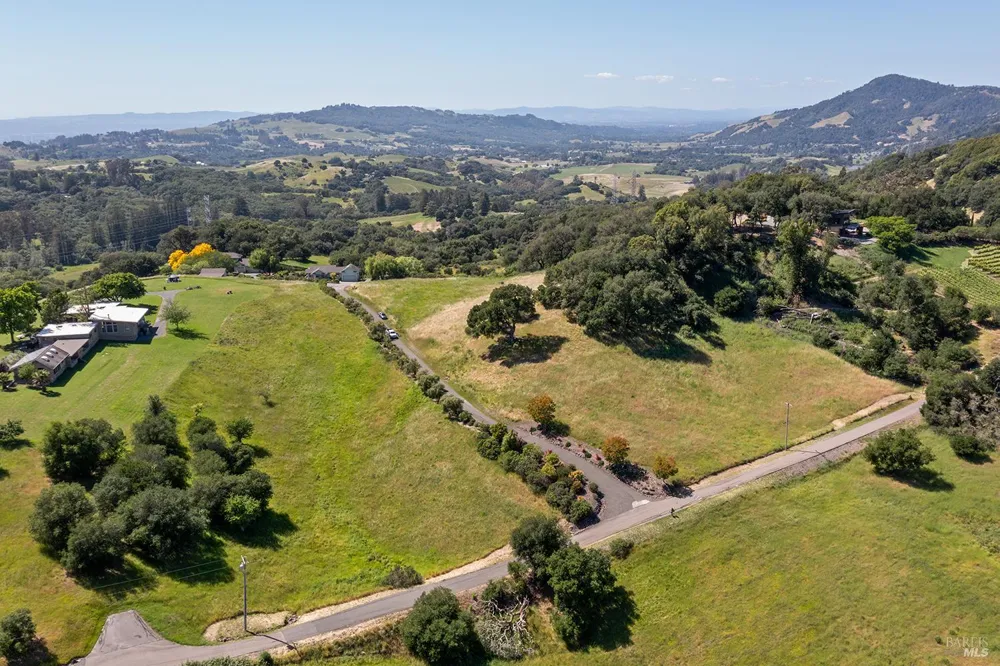 167 Mountain Meadow Lane Santa Rosa, CA 95404