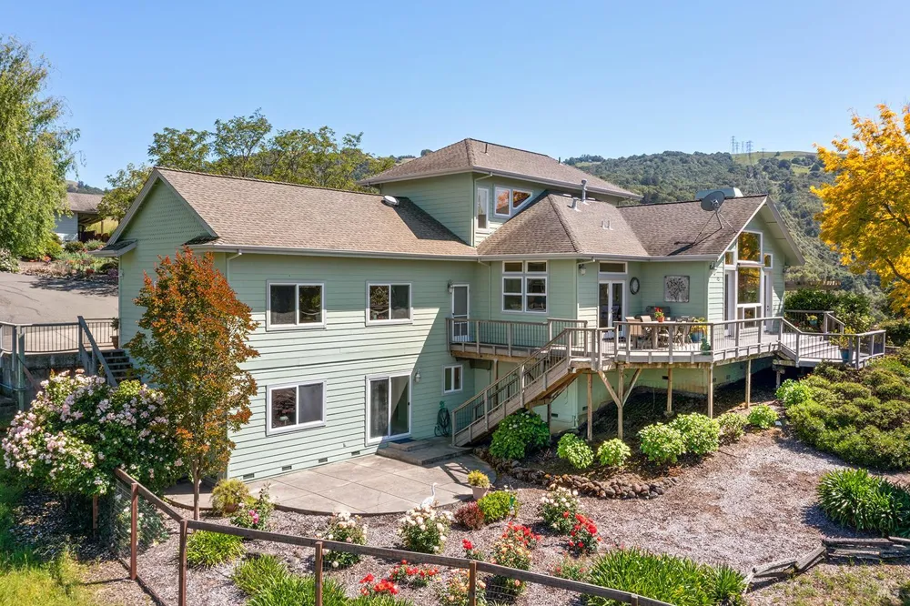 167 Mountain Meadow Lane Santa Rosa, CA 95404