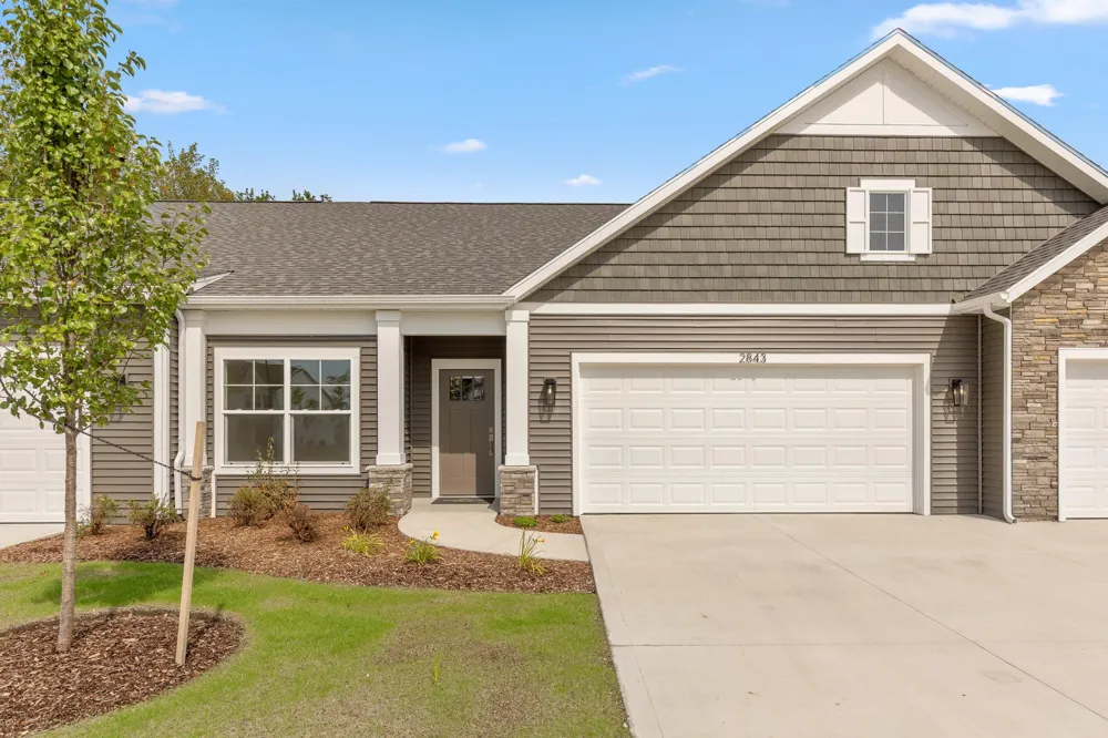 2843 W Cobblestone Court SE #18 Kentwood City, MI 49512