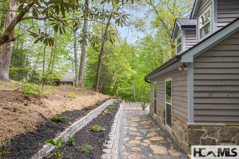 2129 Black Oak Drive Sapphire, NC 28774