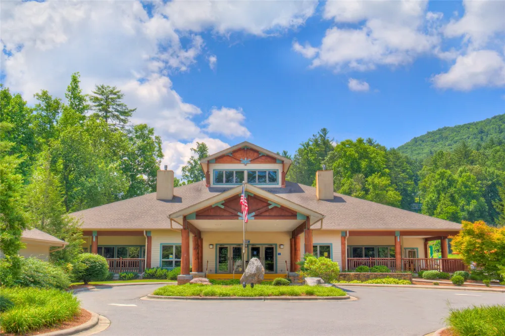 2129 Black Oak Drive Sapphire, NC 28774