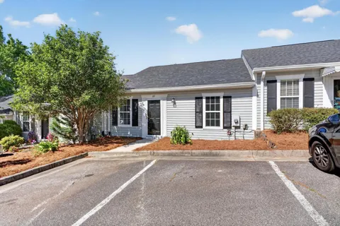 22 Summit Commons Court