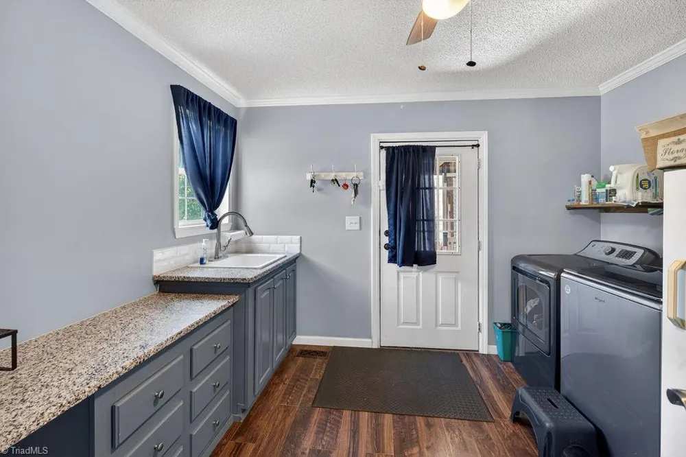 135 Blueridge View Lane Mount Airy, NC 27030