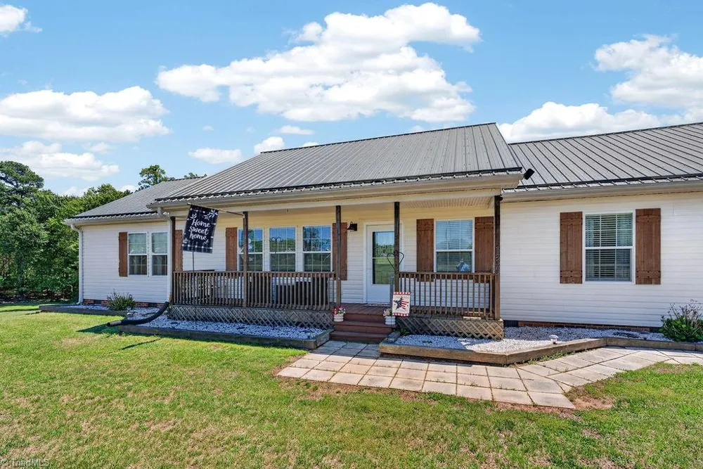 135 Blueridge View Lane Mount Airy, NC 27030