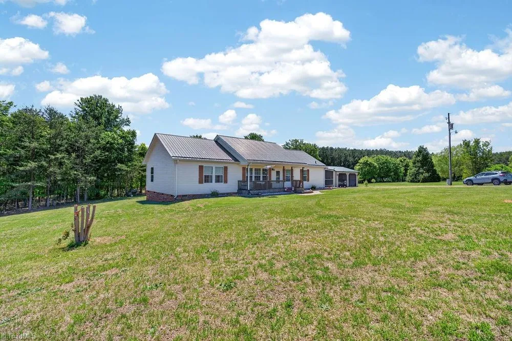 135 Blueridge View Lane Mount Airy, NC 27030