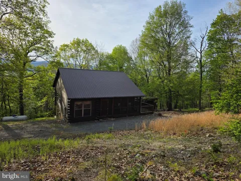 384 SCARLET TANAGER TRAIL