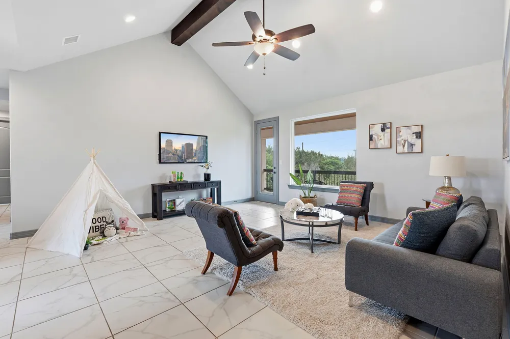 427 Bella Montagna Circle Austin, TX 78734